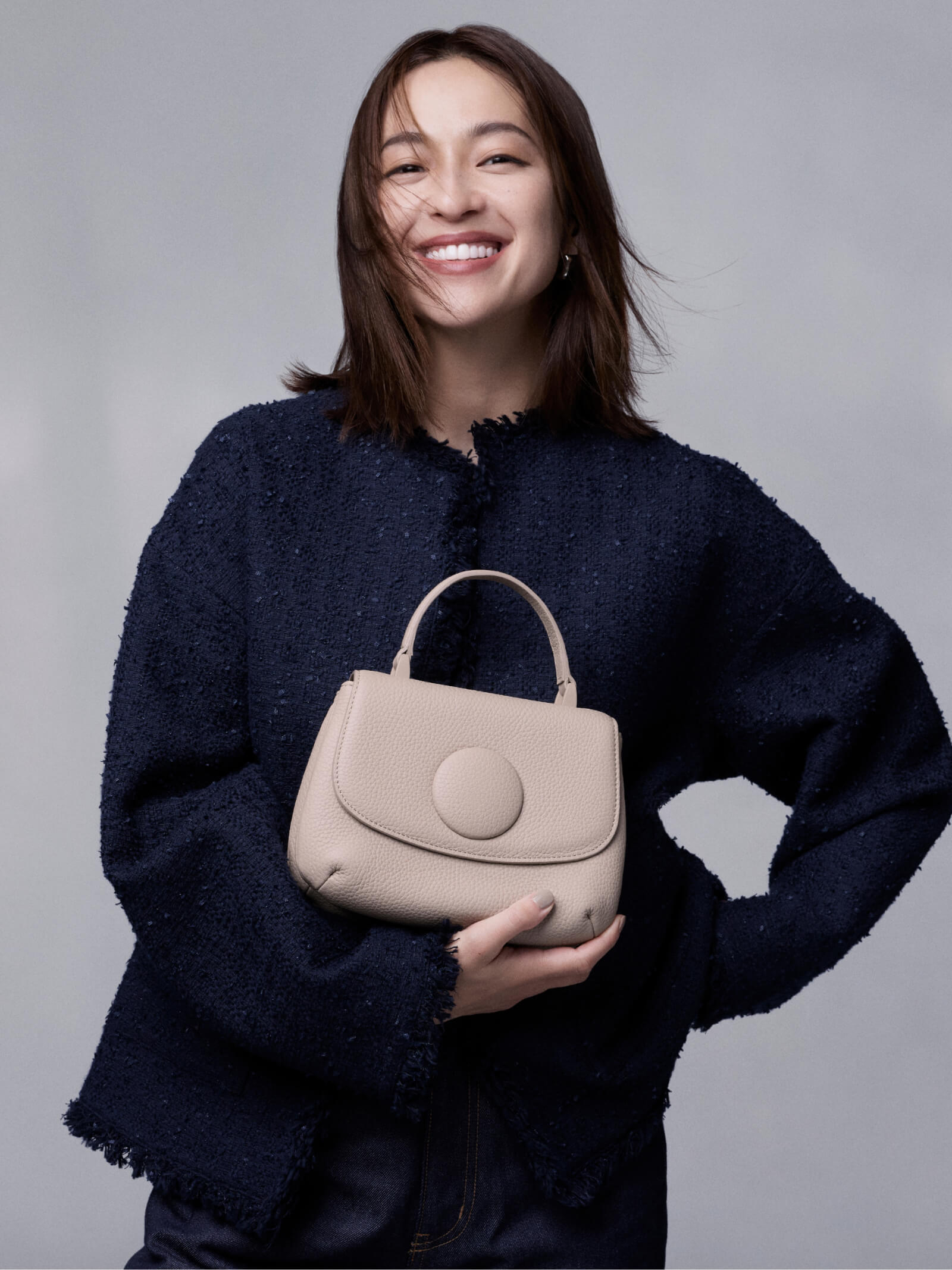 中村アンさんがおすすめする「MANACO」バッグの秋の新色。｜WAKO 公式