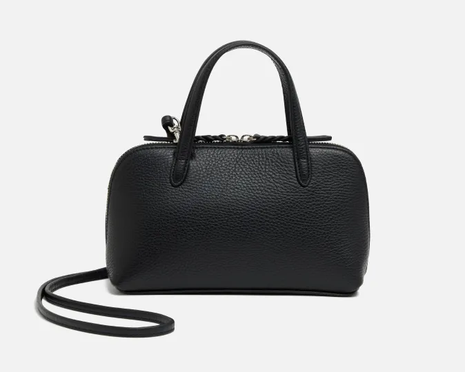 ショルダーバッグ　ブラック