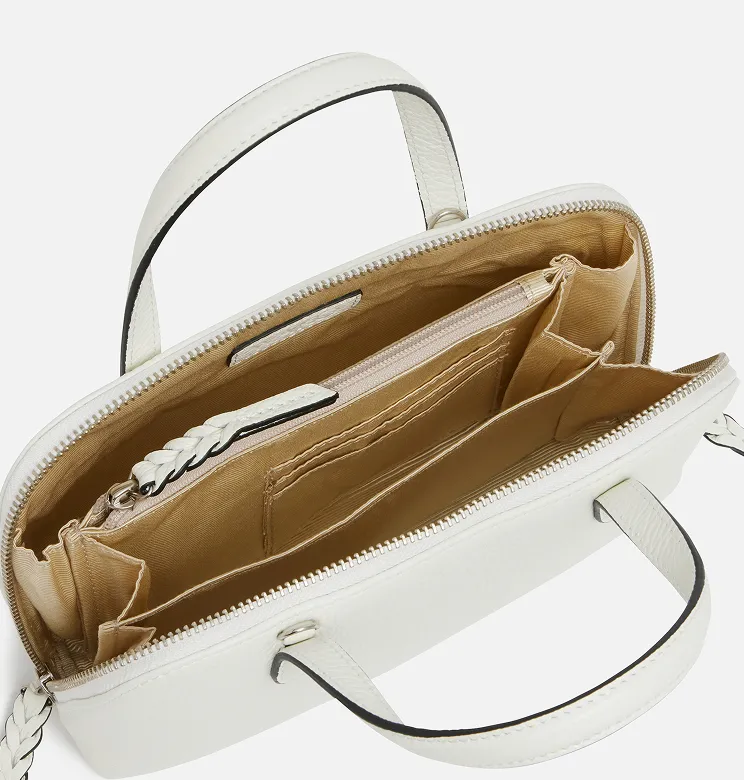 セキュリティにも取り出しやすさにも配慮したデザイン