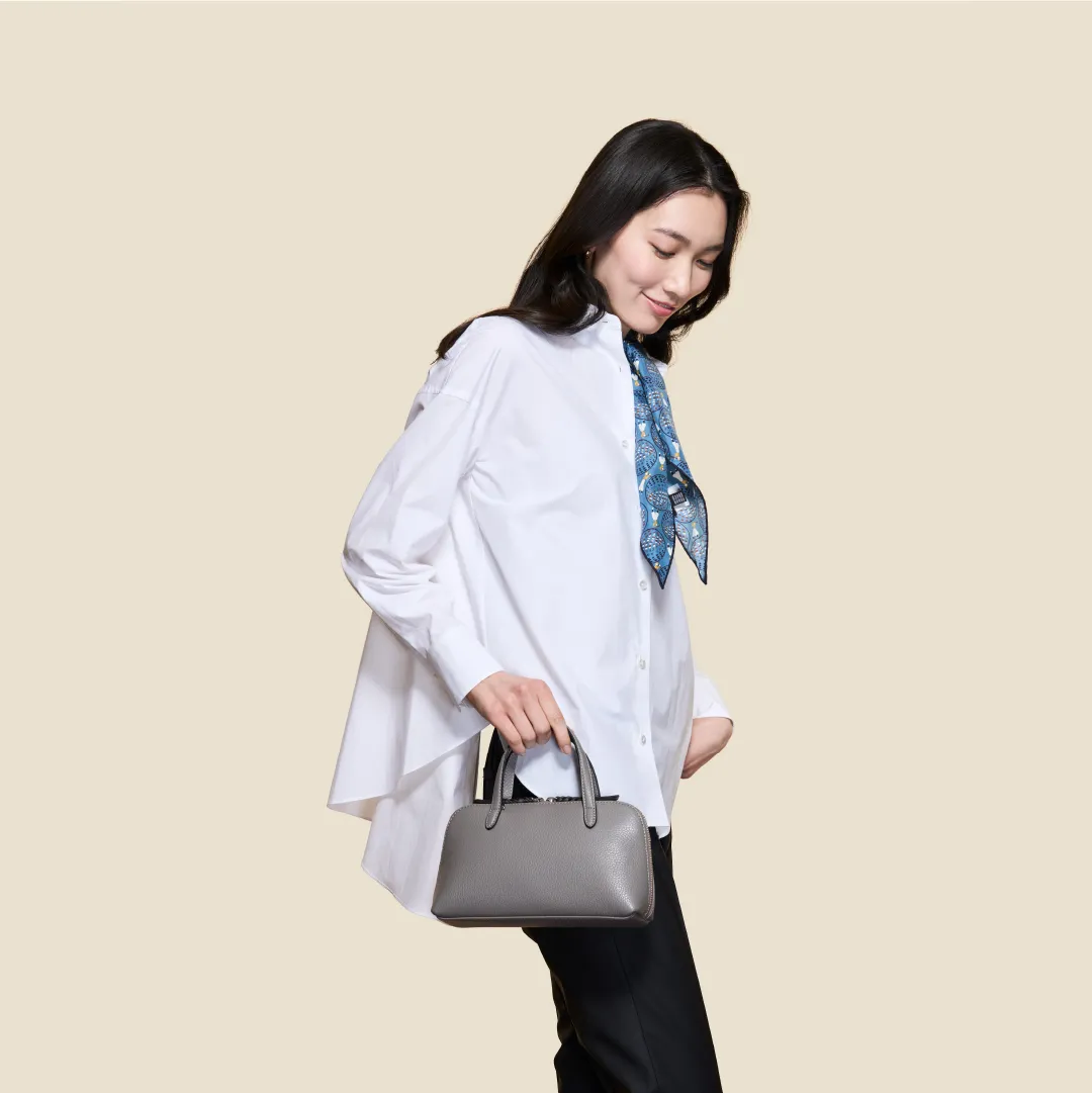 ショルダーバッグ　オーク