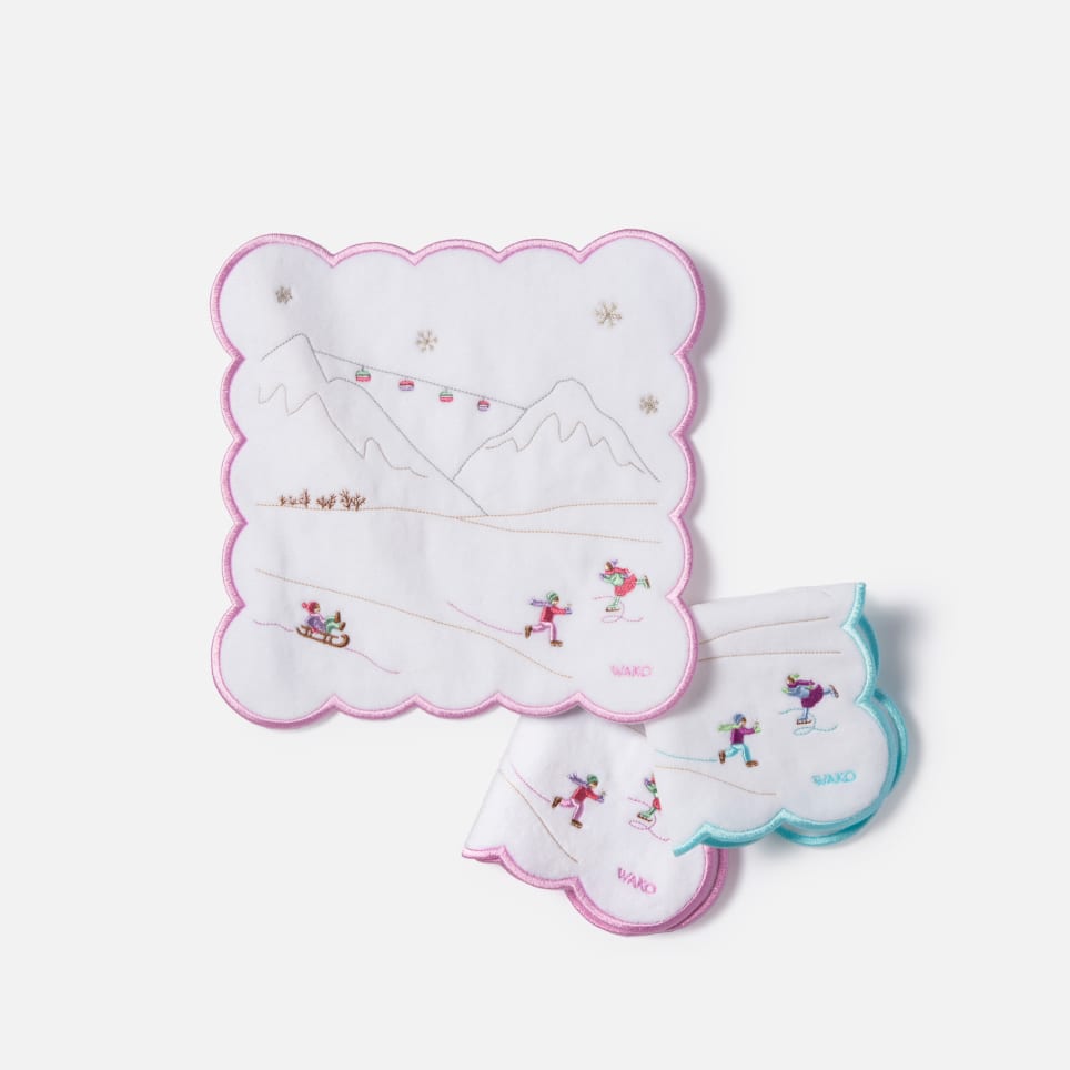 クリスマス限定柄の タオルハンカチーフ