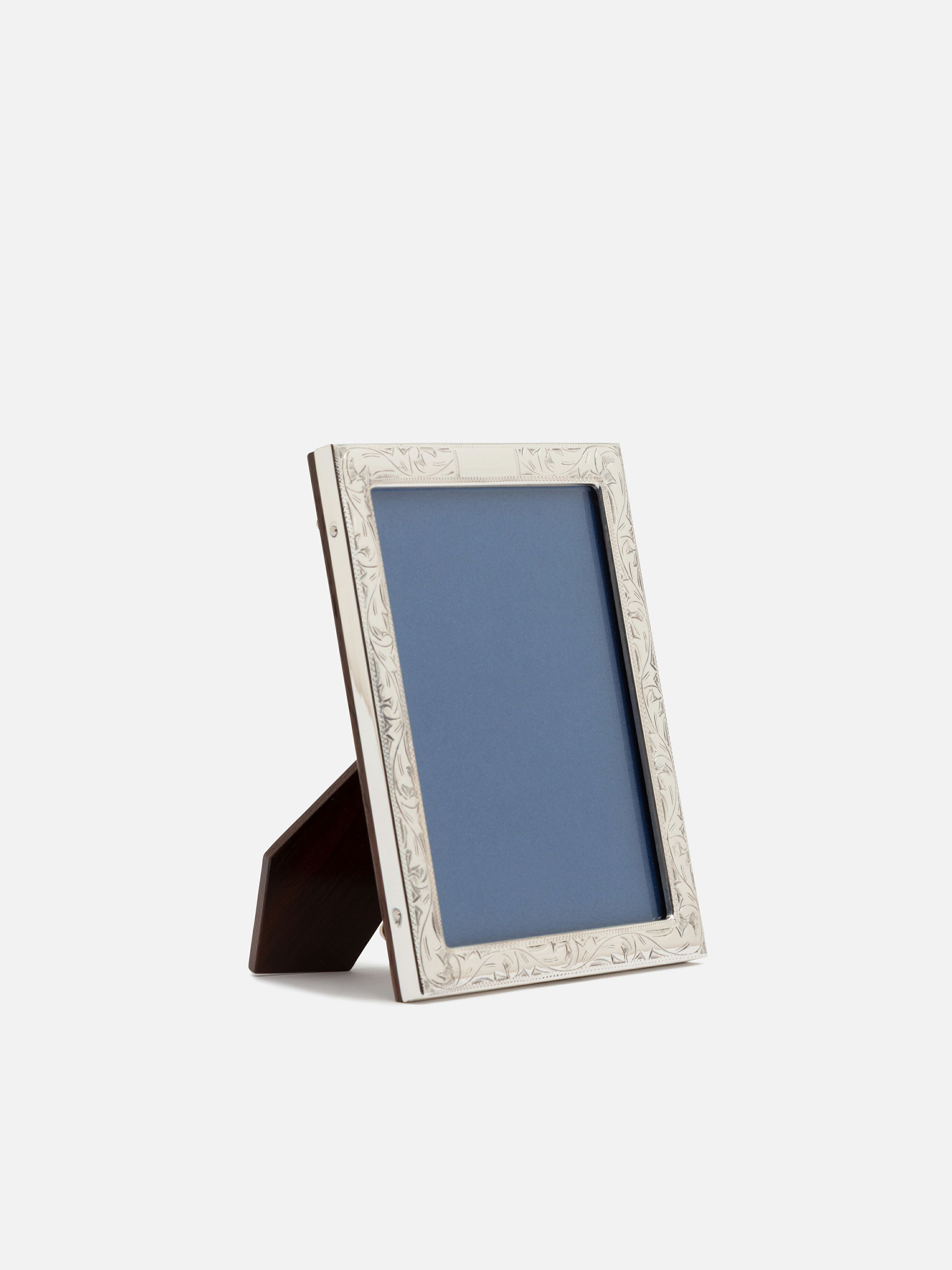 銀製 写真立て〈洋彫/4インチ〉 |リビング | WAKO公式オンライン