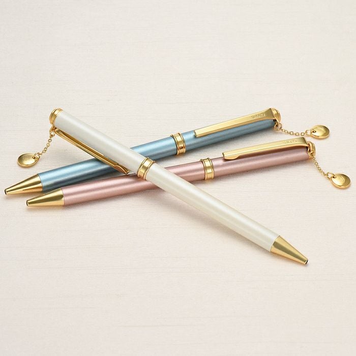 イニシャル入りチャーム付きボールペン〈K・M・N・R・S・T・Y
