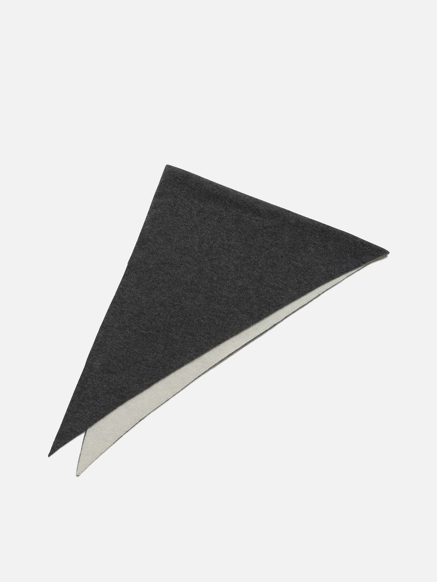 アソースメレ シームレス トライアングル カシミヤニットストール