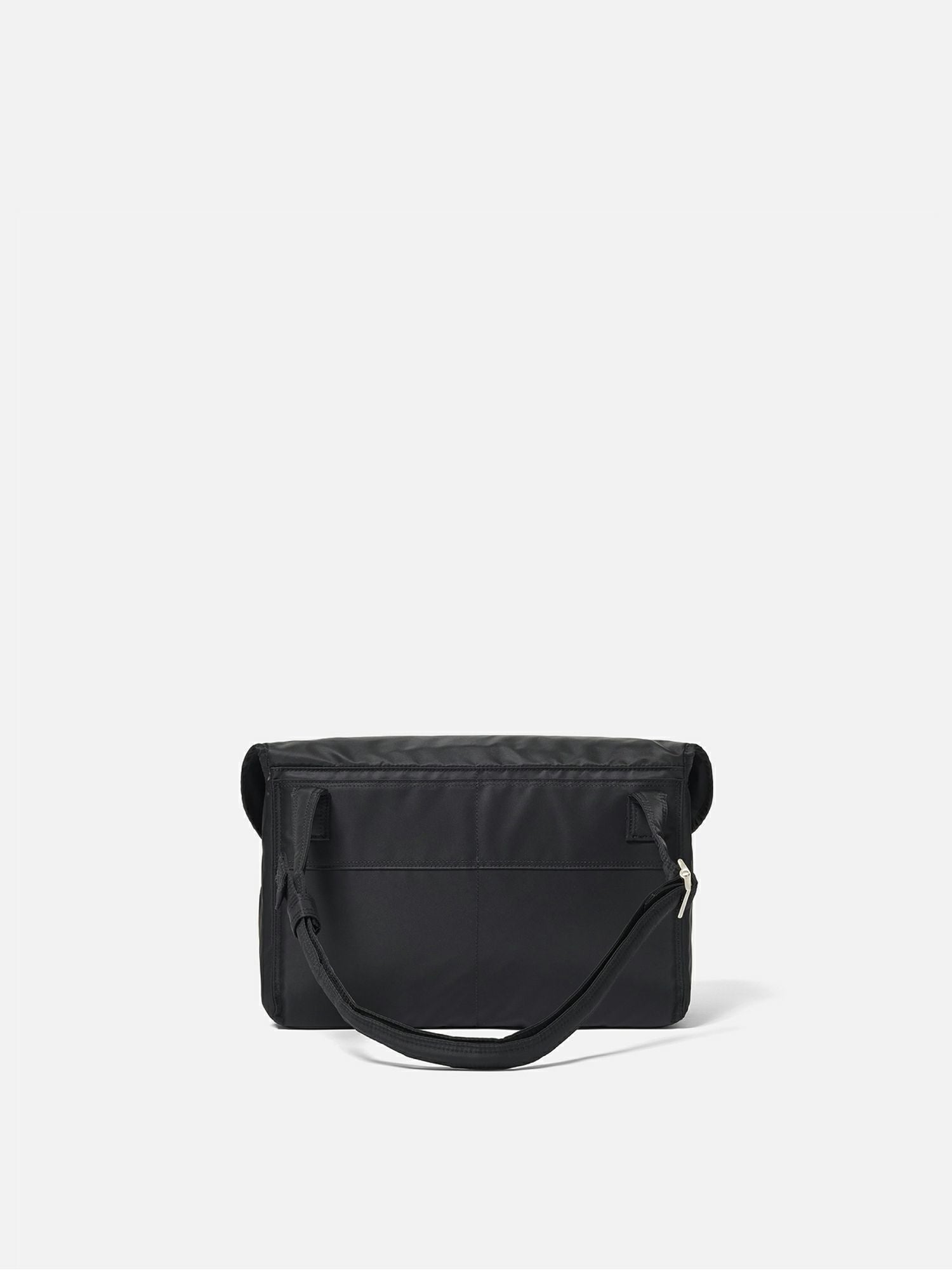 SAGAN Vienna Messenger Bag M RECYCLED NYLON ブラック |SAGAN Vienna