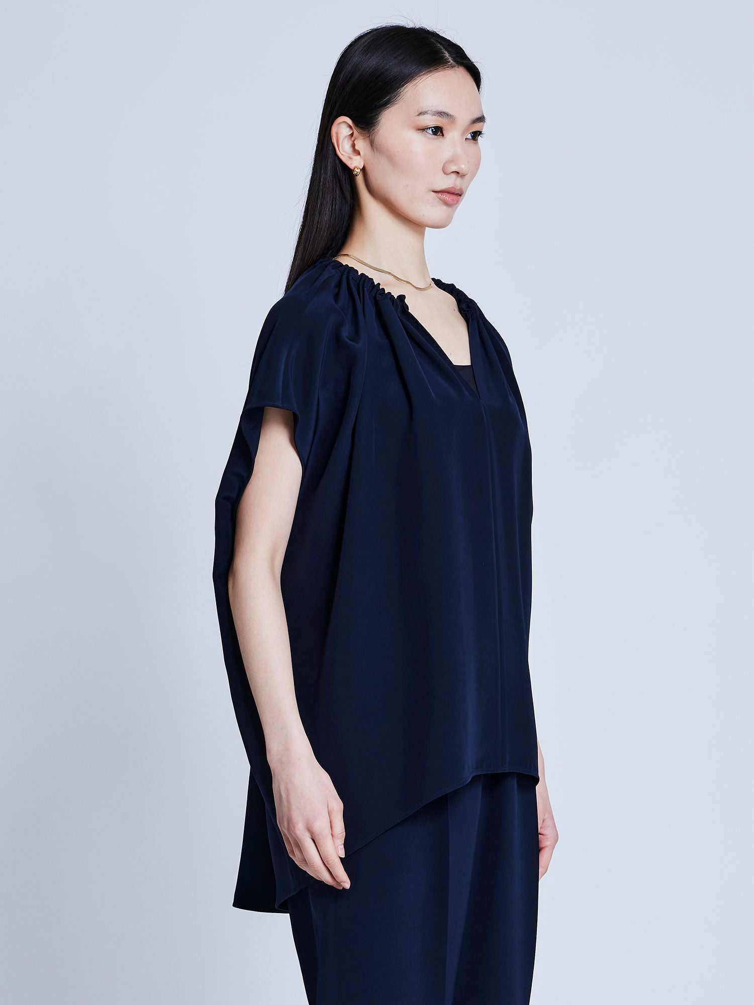 ポステレガント シルクブラウス ネイビー |トップス | WAKO公式