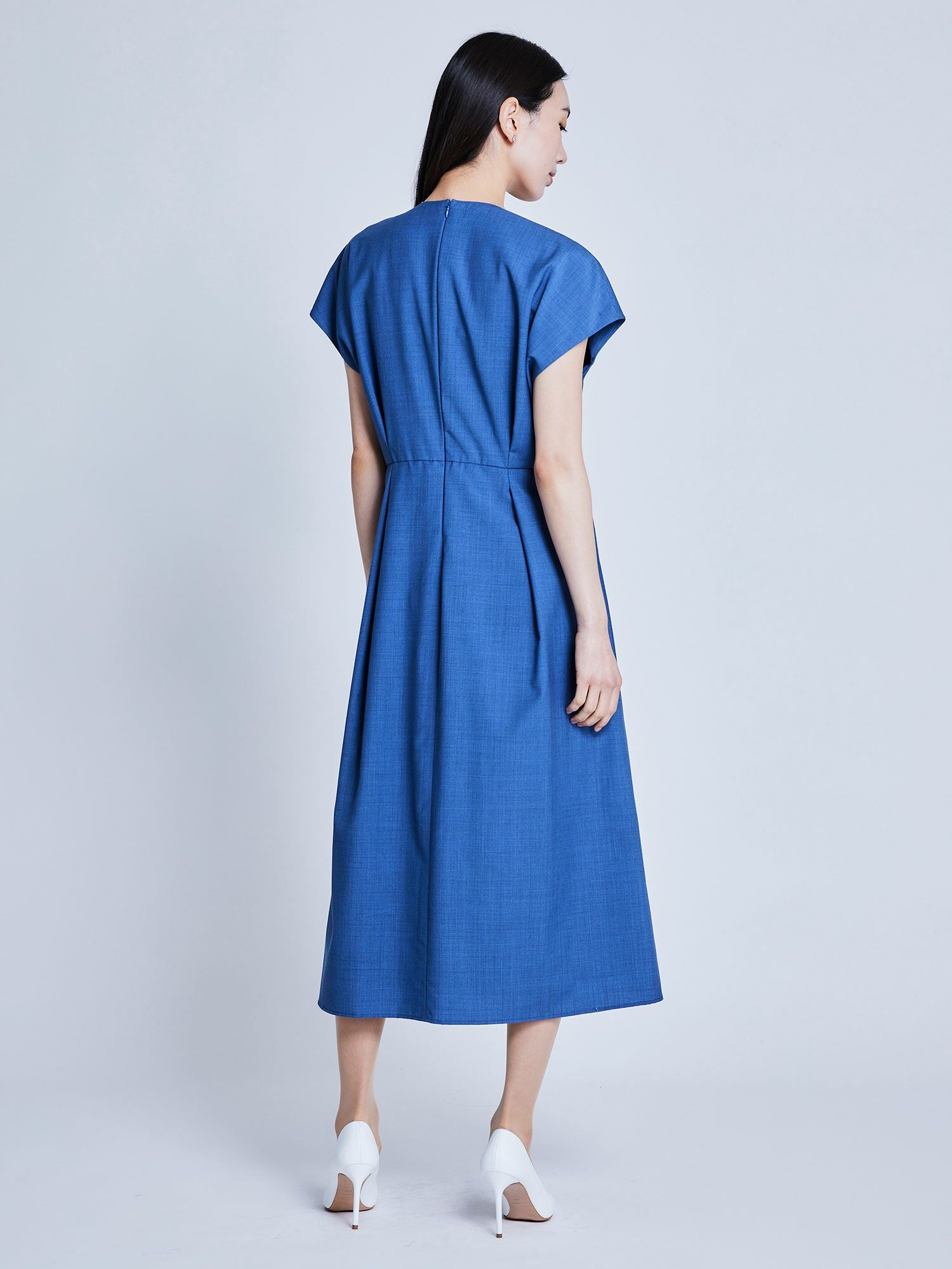 銀座和光 WAKO リネン100% ワンピース 一点物 ヴィンテージライク NEW CLOSET ワンピース ブルー |ワンピース | WAKO公式オンライン