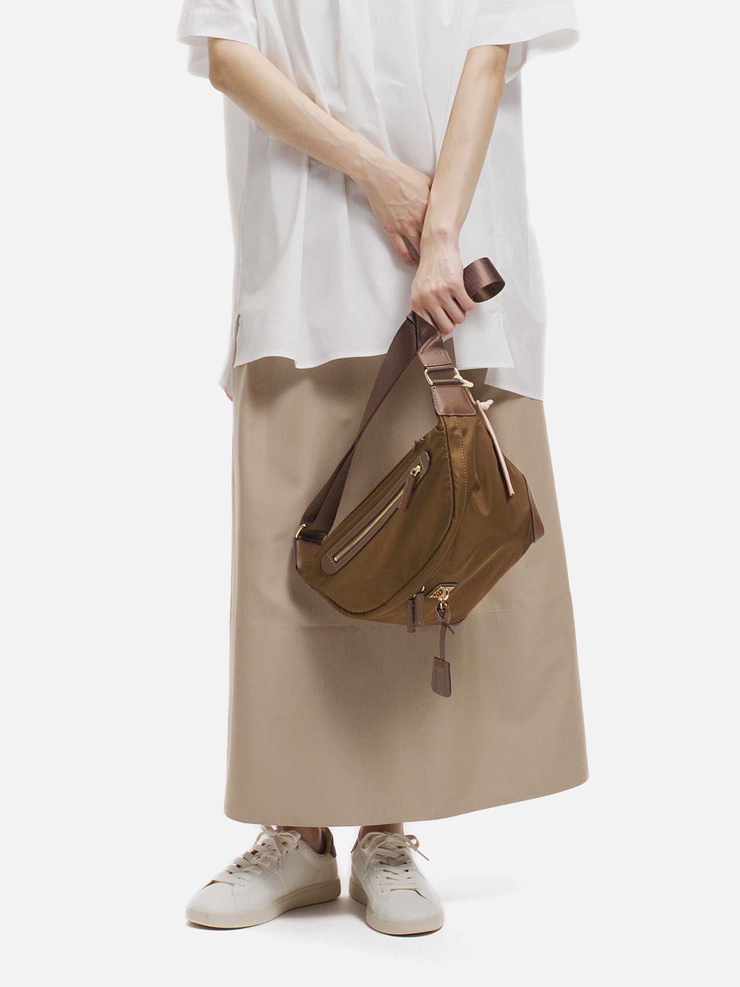 mica della valle ボディバッグ ブラウン |ショルダーバッグ