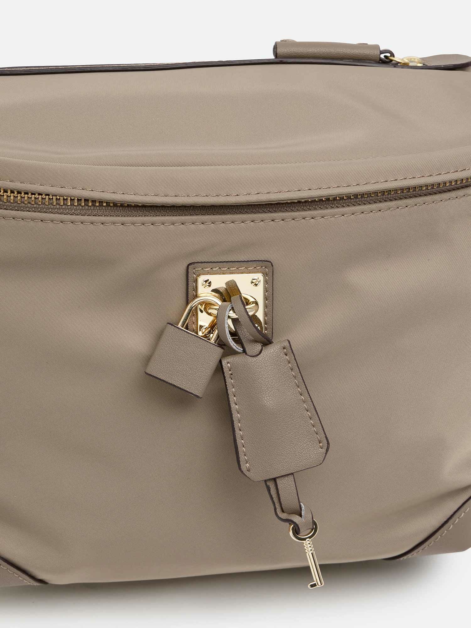 mica della valle ボディバッグ ベージュ |ショルダーバッグ