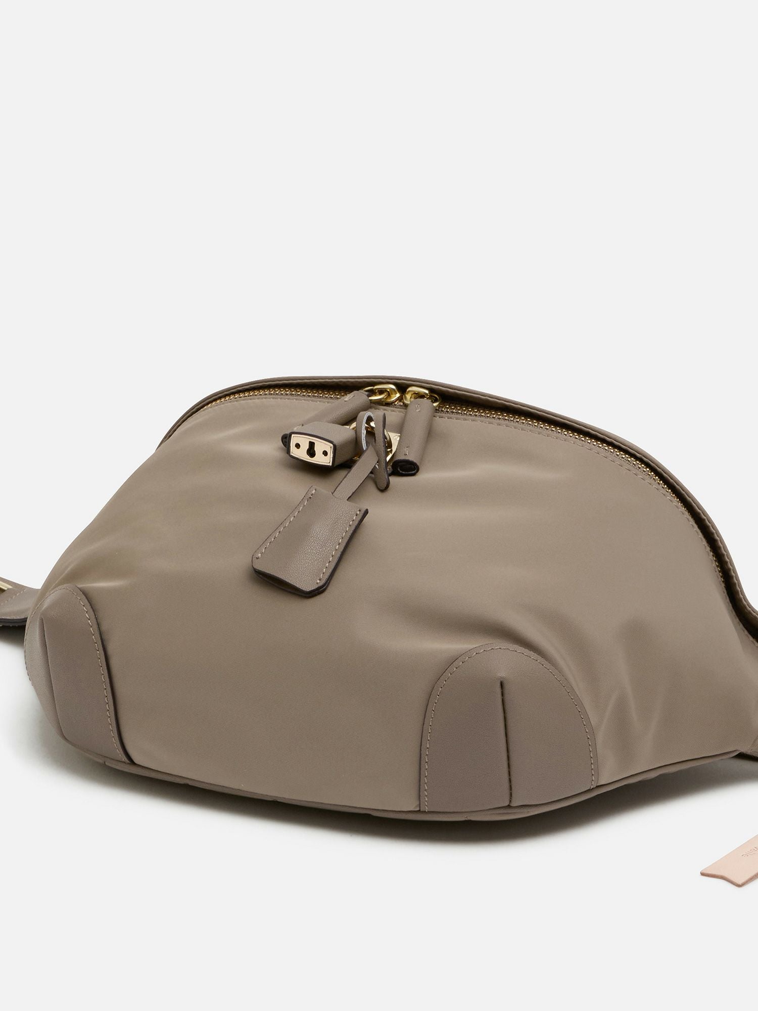 mica della valle ボディバッグ ベージュ |トートバッグ | WAKO公式