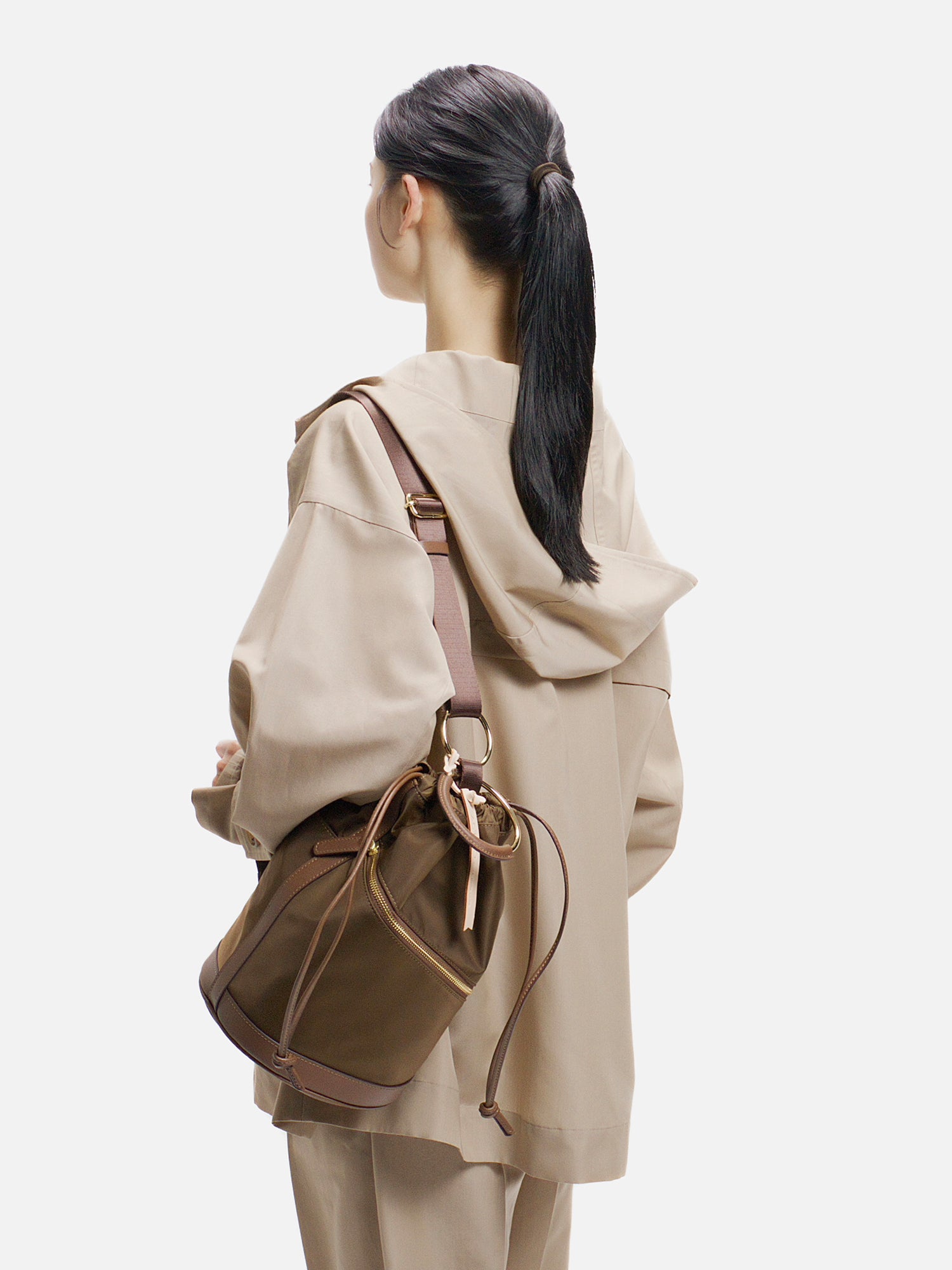mica della valle ショルダーバッグ ブラウン |ショルダーバッグ