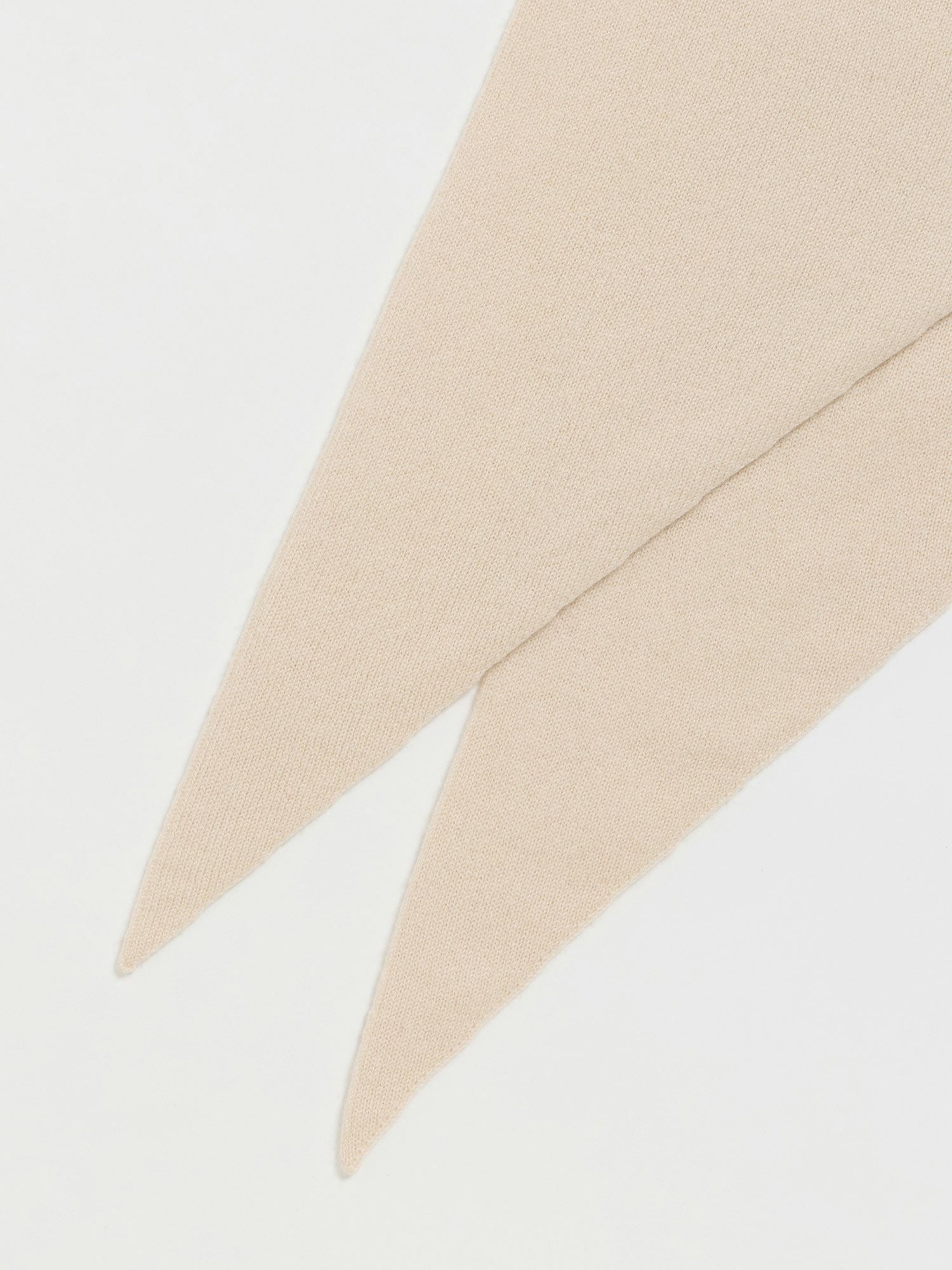 アソースメレ シームレス トライアングル カシミヤニットストール