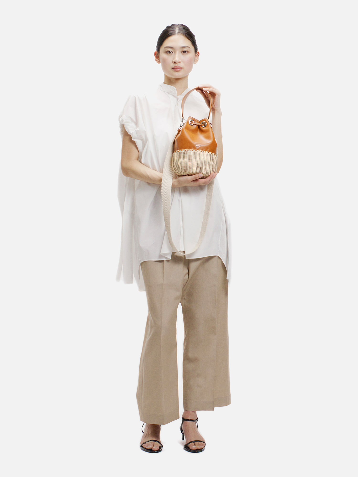 RODO バッグ キャメル |ハンドバッグ | WAKO公式オンラインブティック RODO バッグ キャメル |ハンドバッグ | WAKO公式オンラインブティック